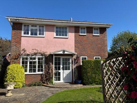RARELY AVAILABLE - JUST OFF THE SEAFRONT