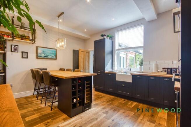 Kitchen / Breakfast Room