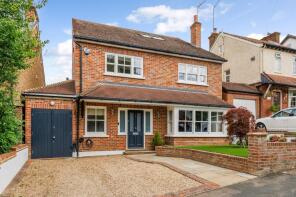 9, Hillside Road, Harpenden AL5 4BS
