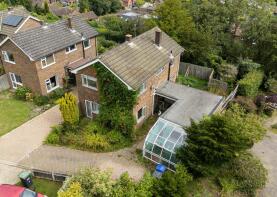 4, Bulldogs Bank, East Grinstead RH19 4PH