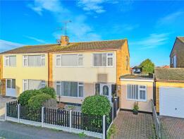 3, Stuart Close, Southend-on-sea SS3 0JD