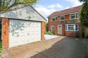 Oakover, Back Lane, Bucks Horn Oak, Farnham GU10 4LW
