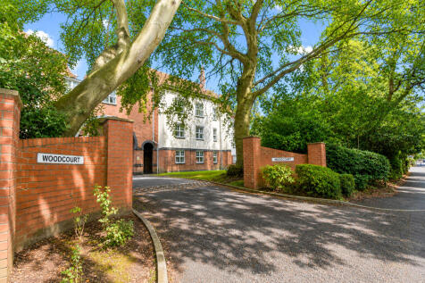 Wood Court, Brooklands Road, M33