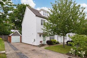 53, Lancaster Close, Ashford TN26 2JG