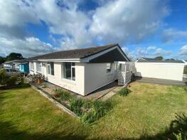 12, Dennis Gardens, Tregadillett, Launceston PL15 7HD