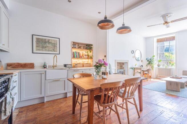KITCHEN/DINER