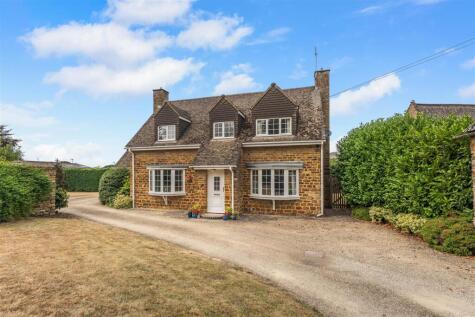 Bulls Lane, Kings Sutton - Large plot