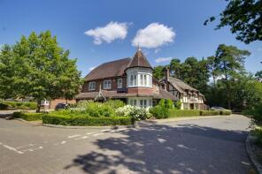 10, Heyworth Ride, Haywards Heath RH16 4TN