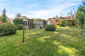 40, Manor Road, Cobham, Gravesend DA13 9BN