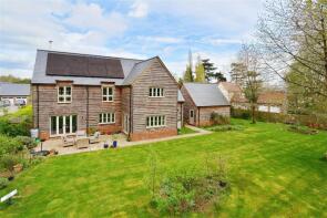 6 Richmond Barn, Covent Garden, Gloucester GL19 3LH
