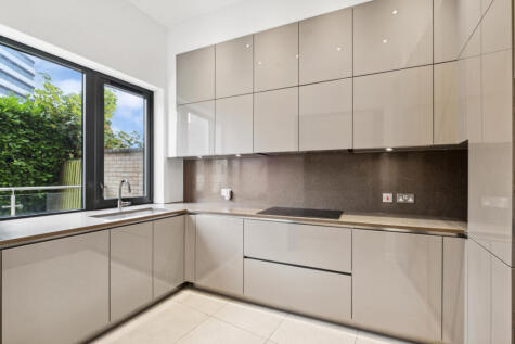 Gunnersbury Mews,
Gunnersbury, W4