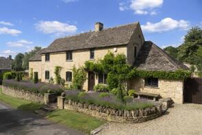 Thackeray House, Taynton OX18 4UH