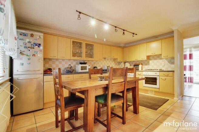 Kitchen/ Dining Room