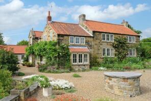Cleaves House, Carr Lane, Thirsk YO7 2DQ