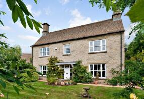 2, The Paddocks, Cirencester GL7 7DL