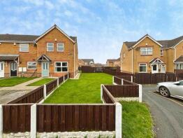 8, Stainton Close, Bradford BD6 3TU