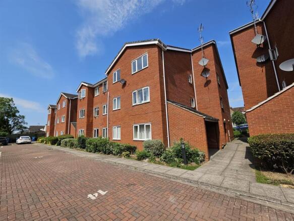 Knoll Court Front