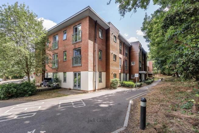 32 Redwood Place, TN13 2BE 002.jpg