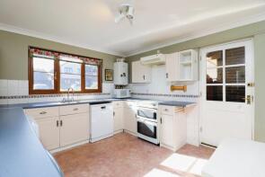 5, Calloway Close, Newport PO30 3AT