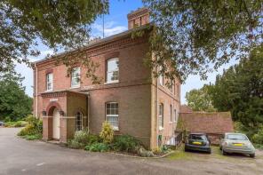 1, Oaklea Court, High Street, Hartfield TN7 4AE