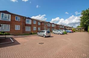 Flat 10, 38 Dene Court, Holman Close, Waterlooville PO8 8HD