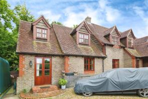 The Beeches, Ramsbury Road, Lambourn Woodlands, Hungerford RG17 7TL