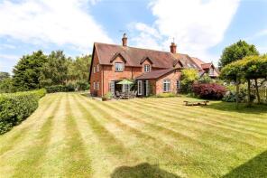 3, Manor Farm Cottages, Worldham Hill, East Worldham, Alton GU34 3AZ