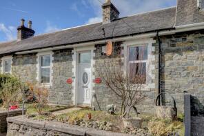 2, Station Cottages, C52w From B7084 At Piltanton Bridge To A75 At Dunragit, Stranraer DG9 8PW