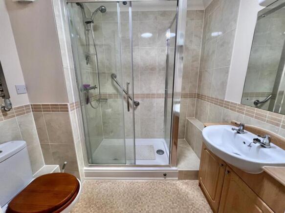 Shower Room.jpg