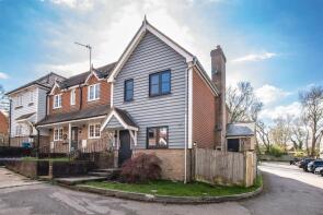 4, Standen Mews, Uckfield TN22 4HG