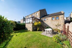 4, Ravens Way, Scholes, Holmfirth HD9 1UE