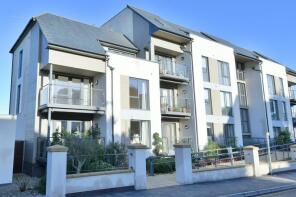 35, Trelawny House, Bar Road, Falmouth TR11 4FJ