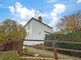 8, Charnwood Cottages, West Street, Sandown PO36 0DN