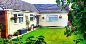 3, The Moorings, Bristol BS20 0EG