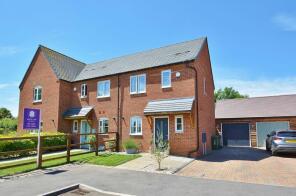 8, Bishops Way, Aylesbury HP18 9GG