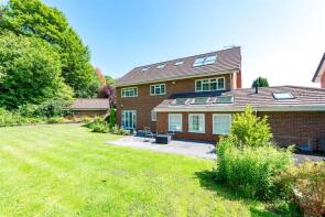 16, Packsaddle Park, Macclesfield SK10 4PU