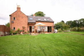 12 Long View House, Wing Road, Oakham LE15 8SZ