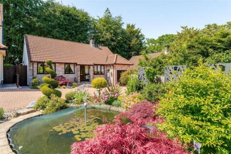 Beautifully presented bungalow ideally located within Blagdon village