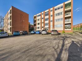 14, Cotswold Court, Chester CH3 5UZ