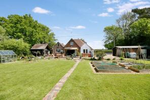 Spring Firs, Apless Lane, Worlds End, Waterlooville PO7 4QA