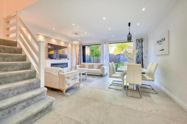 Sitting/Dining Area
