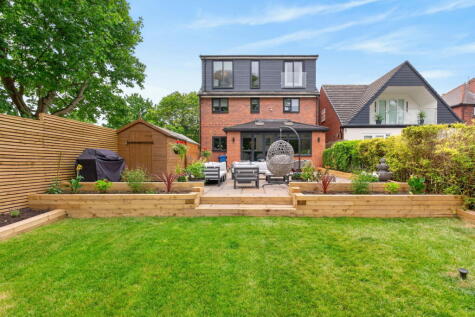 Halifax Road, Grenoside, Sheffield, S35 8PA