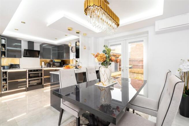 Kitchen/Dining Room