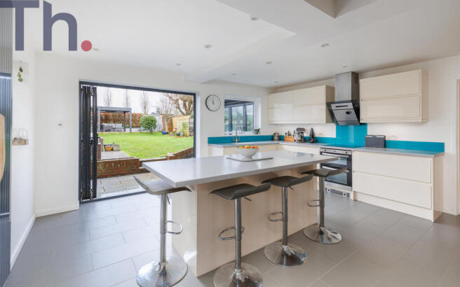 Kitchen Island/Breakfast Area