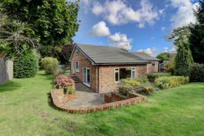 281, Main Road, High Wycombe HP14 4UU