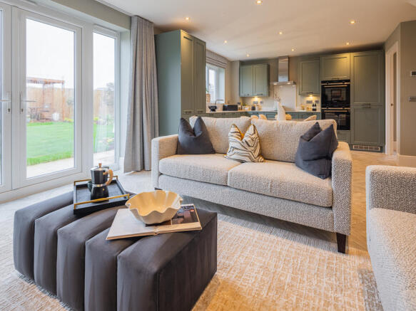 Redrow - Leamigton LS - Family - 73013