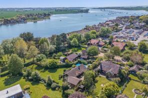 Cedarcroft, Sunnyway, Chichester PO18 8HQ