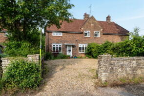 7, Mill Cottages, Naldretts Lane, Horsham RH12 3JQ