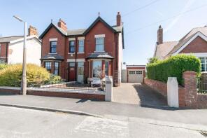 Wavecrest, Hackensall Road, Poulton-le-fylde FY6 0AZ