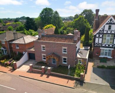 Winchester Street, Botley, SO30